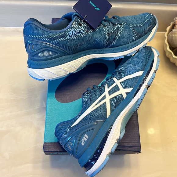 Asics Shoes - ASICS Women Gel Nimbus 20 Running Shoes NWT SZ 9   Azure White blue in box